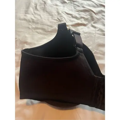 Vanity Fair Black Woman’s Bra Size 38DD