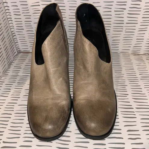 Free People  Terrah Grey Leather Cut Block Heel Ankle Booties Shoes Women 8.5 39