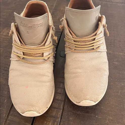 Esseutesse Shoe Size 39 Beige Leather Upper Metallic Foil Fringe Sneakers Tan