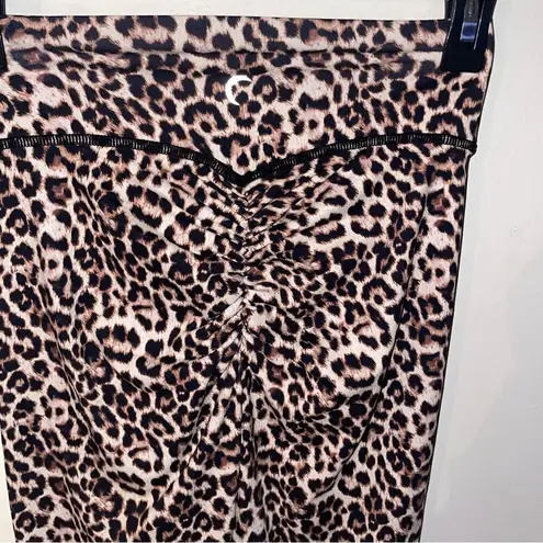 Zyia Active Wear Leopard Print Scrunch Butt 7/8 legging Size 4