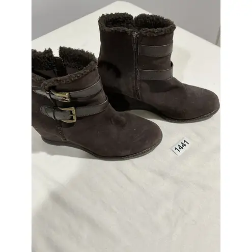 Womans Solesenseability 9m Brown Suede Side Zip Wedge Heel Bootie Size 9