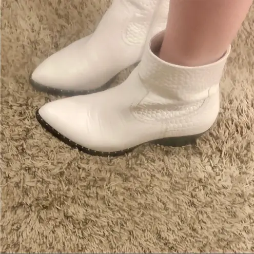 Something Navy Wesley White Cowboy Booties 7.5