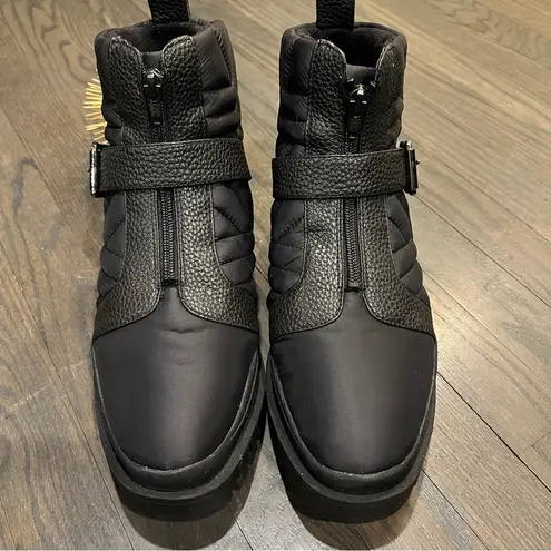 Vionic Women's Aspen "Janara" Buckle/ Strap Ankle Boots Size 9.5 Black Lug Sole