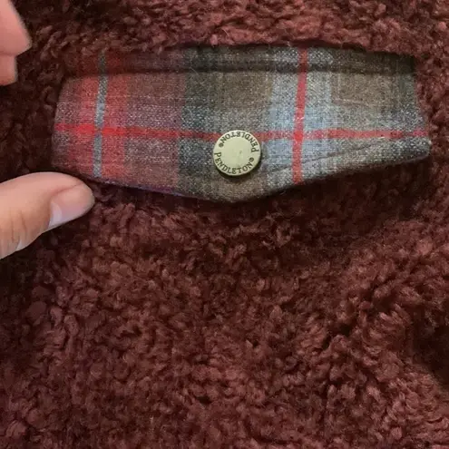 Pendleton womens medium red burgundy zip up jacket schaket warm cozy fall plaid