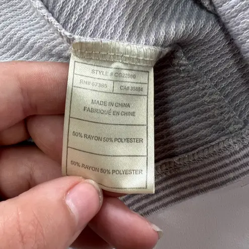 Cupcakes And Cashmere Cardigan Womens Medium Grey Stripe Open Sweater Gray