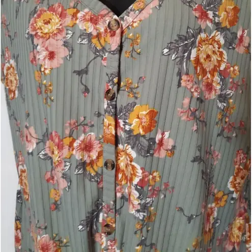 Bobbie & Brooks Bobbie Brooks green floral lace blouse