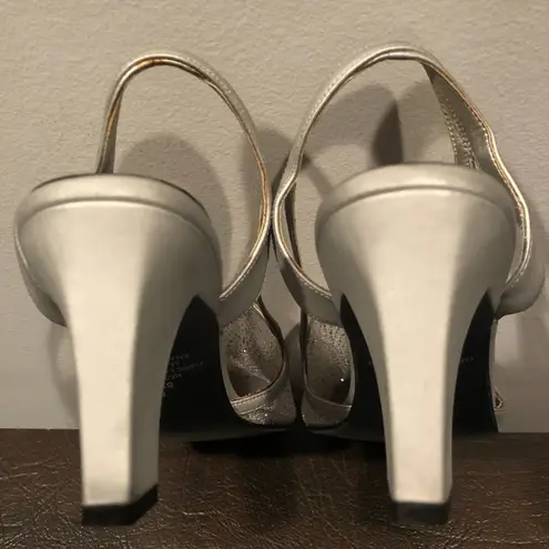 Evening Shoes : Silver paisley mesh heels