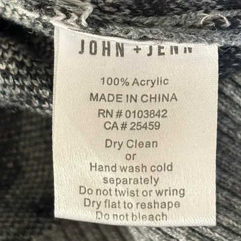 John + Jenn Size S Fair Isle Leopard Print Turtleneck Sweater Cropped Knit Gray