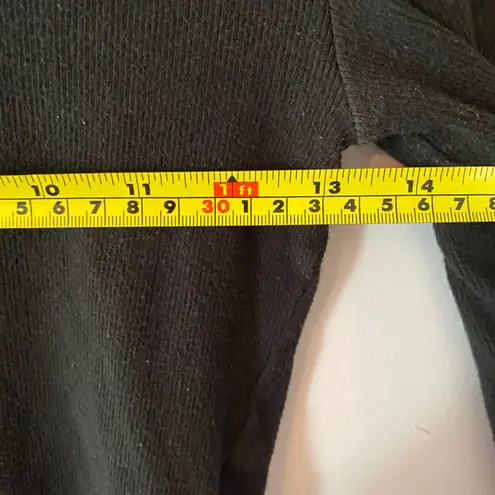 Tna Aritzia Women's size Small Black Cropped Long Sleeve Ribbed Shirt Minimalist