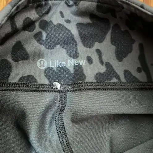 Lululemon  Wunder Under Crop‎ II Animal Swirl Deep Coal Light Size 4 cheetah