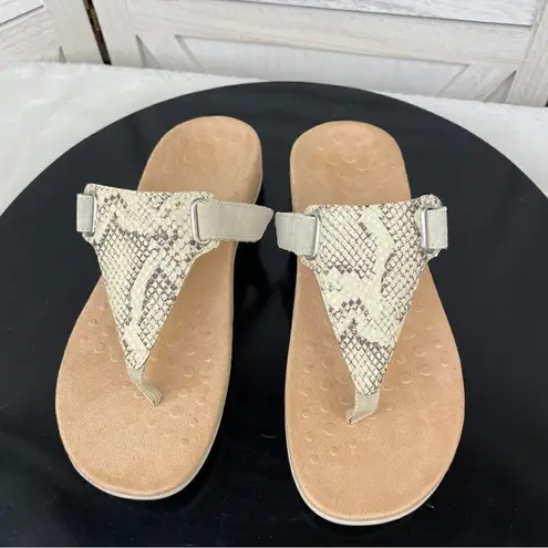 Vionic Wanda Leather T-strap Thing Sandals Beige 7 Bone Snake Embossed