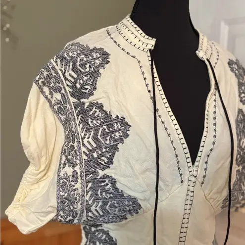 Gimmicks by BKE Cream Puff Sleeve Embellished Blouse size M NWT