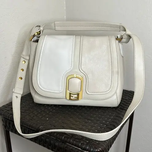 Fendi 💯Authentic  White Leather Shoulder Bag🍀