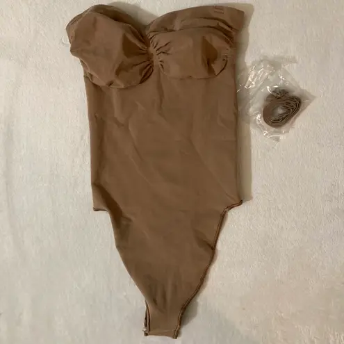 SKIMS NEW!! Strapless Sculpting Bodysuit XL