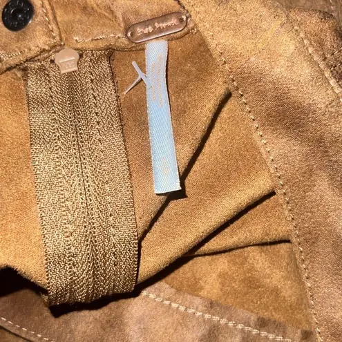 Free People ✨
Rumi Ruched Mini Skirt✨