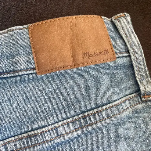 Madewell  Petite Mid Rise Kick Out Jean Size 33P Light Wash Crop Flare High Rise