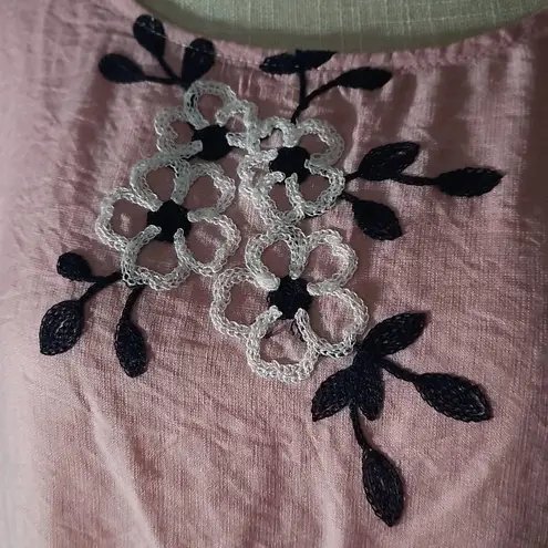 Kindred plus size blouse. Embroidered top..