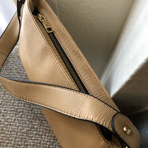 Beige tan camel woven baguette shoulder handbag purse - Image 4