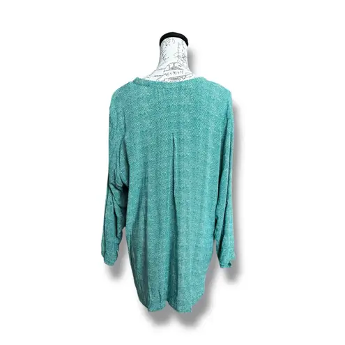 Grand & Greene Green White High Low Rayon Blouse 1X