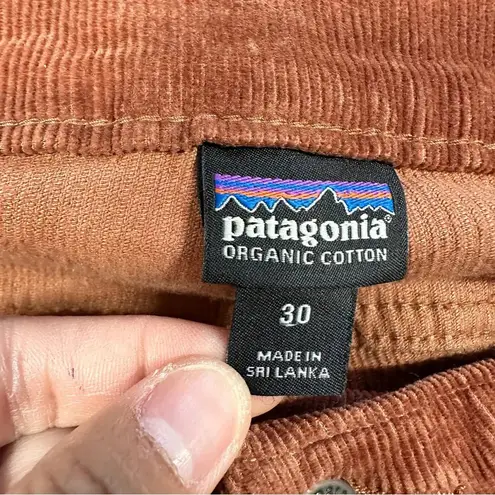 Patagonia  Women’s Organic Cotton Fitted Corduroy Pants Low Rise in Sisu Brown 30