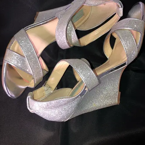Blue by Betsey Johnson Wedding Line Silver Sparkle Wedge Heels Size 7.5