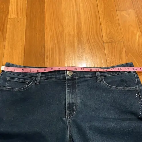 Style & Co . Denim Capri size 16.