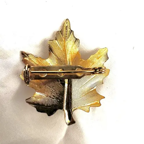 Vintage gold tone leaf red rose brooch