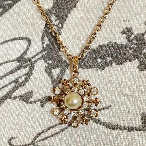 Vintage Gold Tone Fluer De Lis Starburst Coquette Necklace