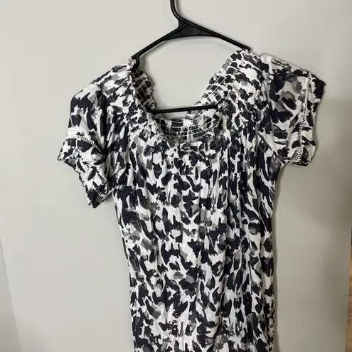 Max jeans Off the Shoulder Smocked Top Blouse Peasant Small Excellent Condition