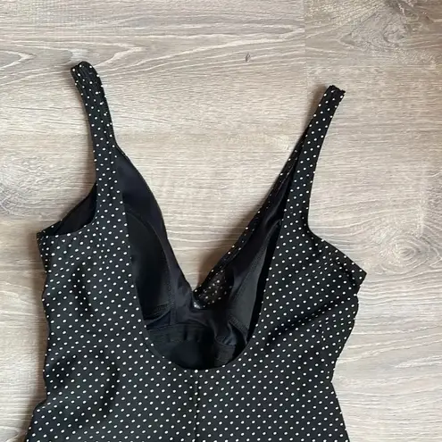 MiracleSuit Pin Point Oceanus V-neck Slimming One Piece Swimsuit