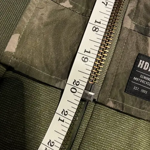 Harley Davidson Women's Camo Cropped Windbreaker Jacket in Green Size Large