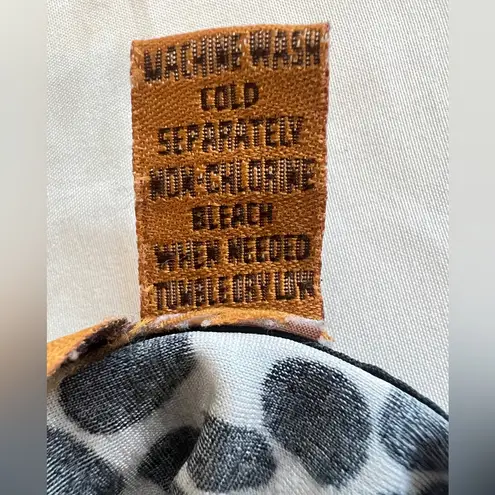 Chic Black and White Blouse with Modern Elegance Size 14