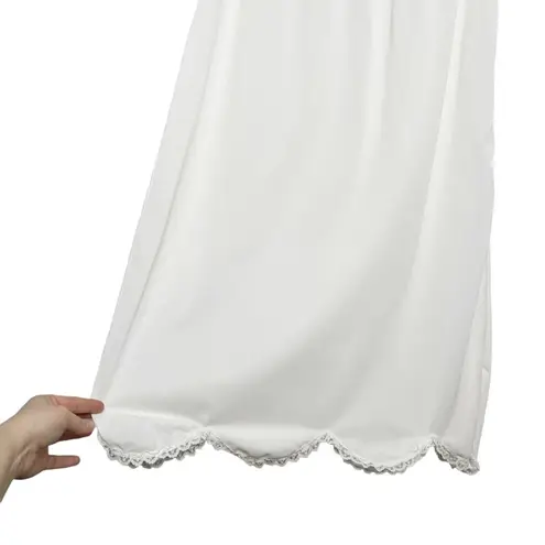 Vintage Fortune White 100% Nylon Scallop Lace Hem Long Slip Size undefined