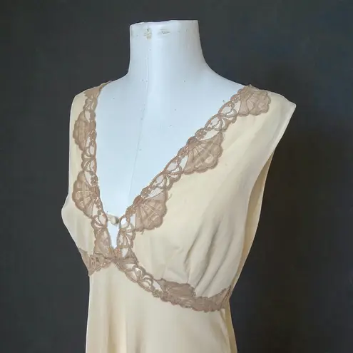 Emilio Pucci Vintage 60s/70s Lace Nightgown Robe Set– Ivory & Nude Lace Sz Large