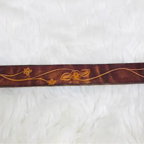 VINTAGE 90s Y2K Brown Tooled Leather Belt Brass Buckle Floral Sz 34 Small Medium