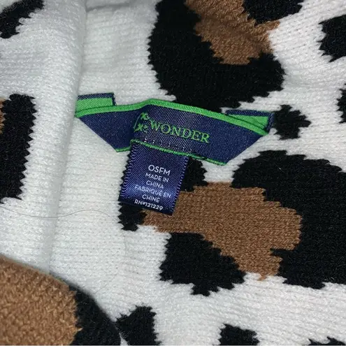 Leopard Print Pom Beanie NWOT White