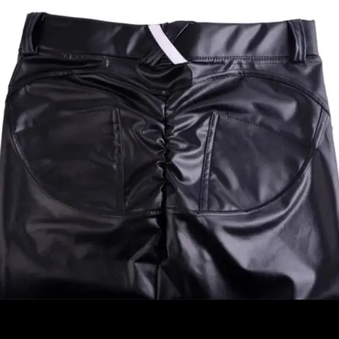 NEW Black Leather Scrunch Bum Pants XS/S Faux Jeans Size undefined