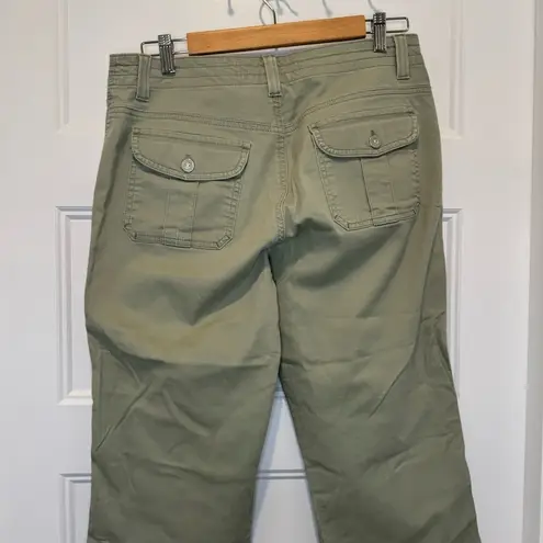 Gloria Vanderbilt ๐๏ธ 5/$20 Sage Green Corduroy Cropped Capri Pants Size 8