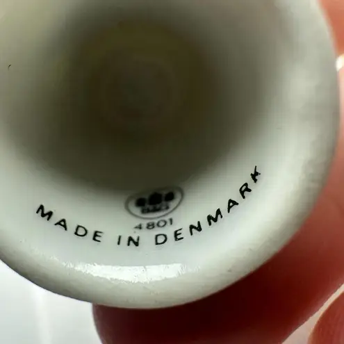 B & G Bing Porcelain White & Blue Thimble Pendant Necklace Made In Denmark Gold