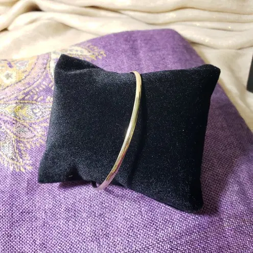 Small Gold Tone Bangle Bracelet GUC