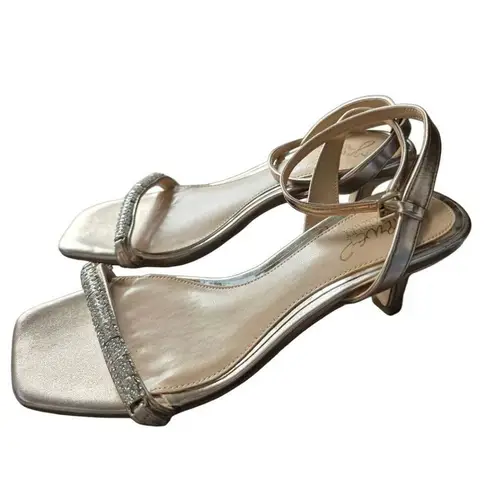 Badgley Mischka Jewel Sandals Size 7.5 Rose Gold Kitten Heel Open Toe