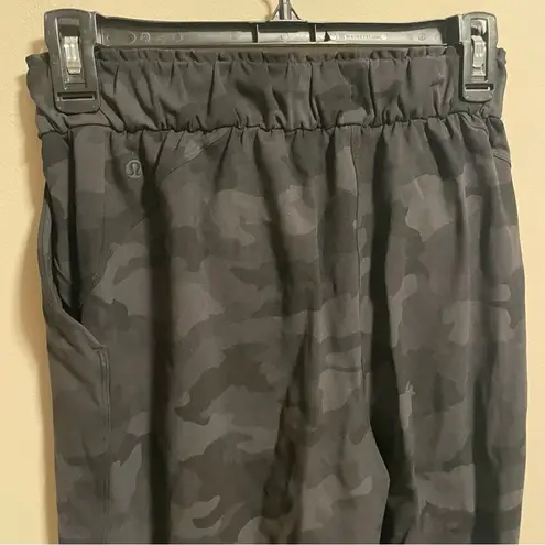 Lululemon  Stretch High-Rise Jogger *Full Length
Heritage 365 Camo- Size 4 - Image 4