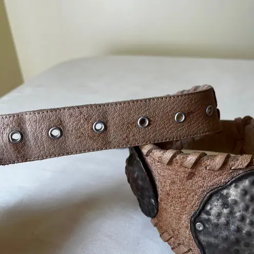 Vintage Julio de Peralla Spain Tooled Leather Stone Belt Boho Western 70s S/M Tan