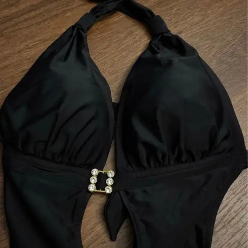 Size small, very flattering bathing suit