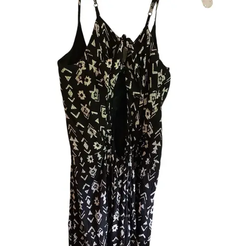 Kiwi & Punch Women’s Embroidered Strappy Dress w/ Pretty Back. WORN ONCE Black Size XL