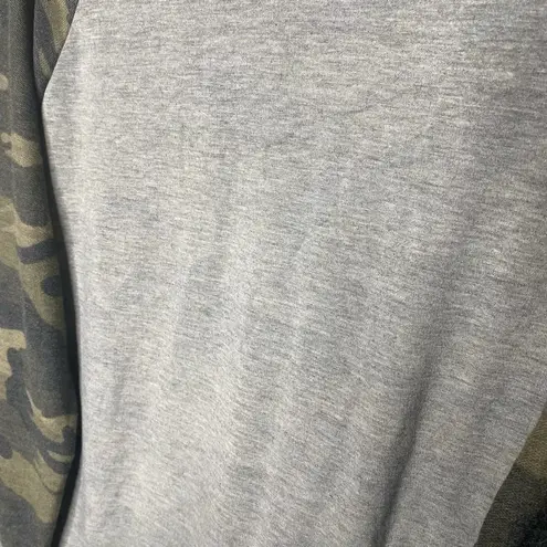 Cherish Heathered Camo Long Raglan Sleeves Pullover T-Shirt Gray Green Small Top
