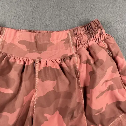 Lululemon  Hotty Hot‎ Shorts Womens 2 Tall Red Camo Lined Zip Pocket Zip Pocket