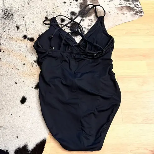 La Blanca Island Goddess Cross-Back One Piece Black Size 6