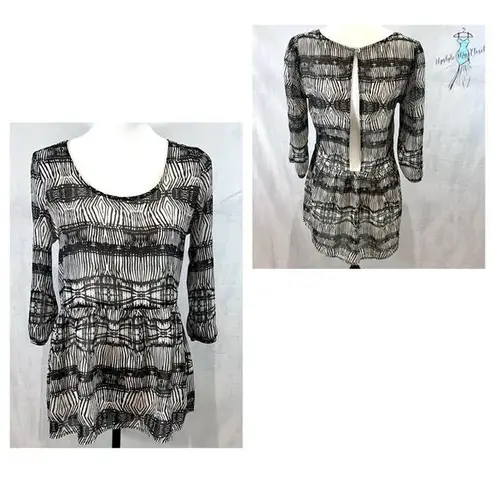 Charming Charlie Black and white long sleeve abstract print backless peplum top size small