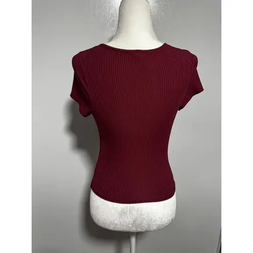 Burgundy Ribbed Knit Short Sleeve Button Henley Top Me to We size Small Womens Red